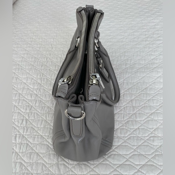 Prada soft leather handbag - Picture 5 of 16